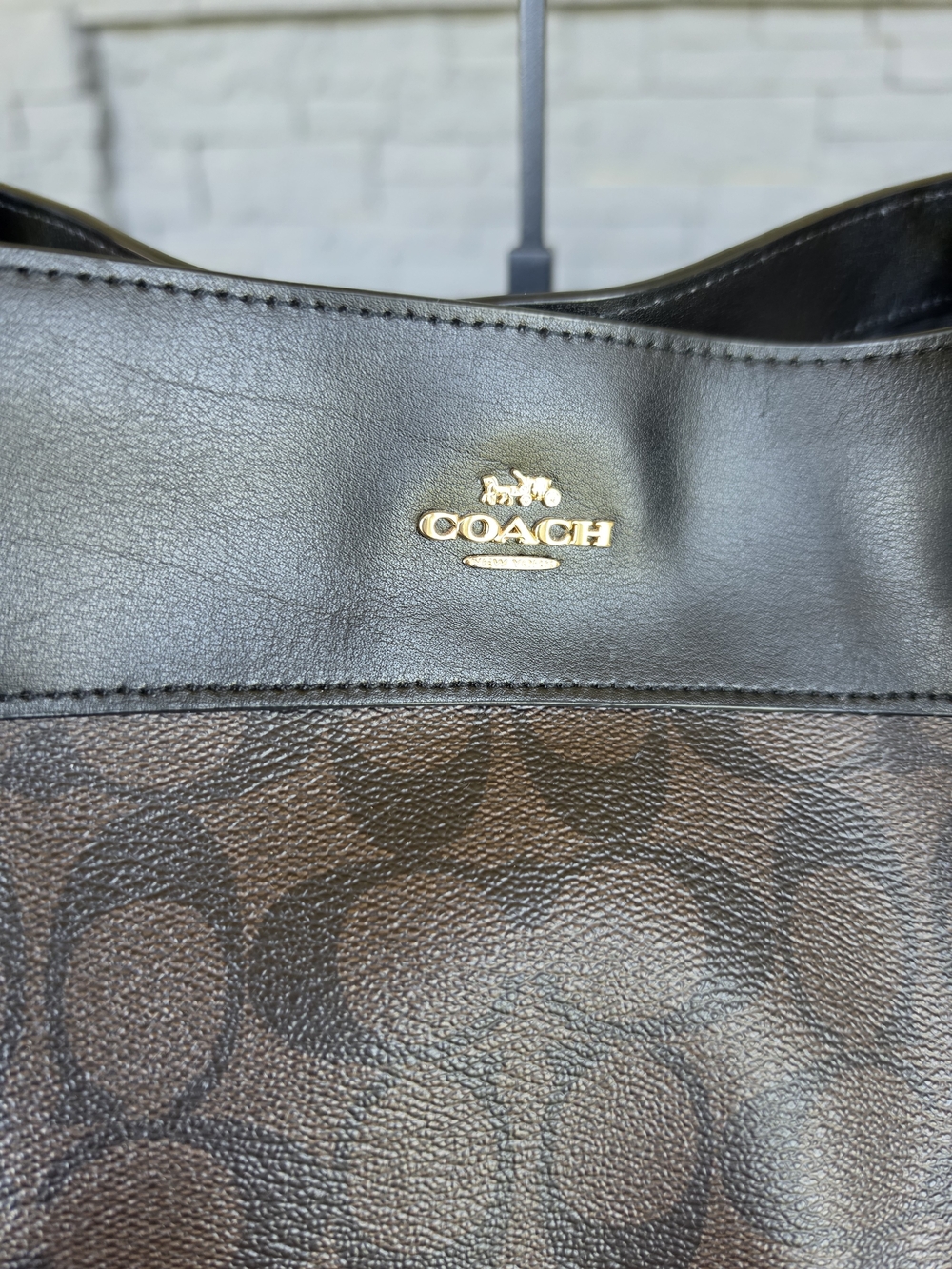 Coach Brown Signature Canvas Shoulder Bag with Black Trim and Matching Wallet - Picture 3 of 9